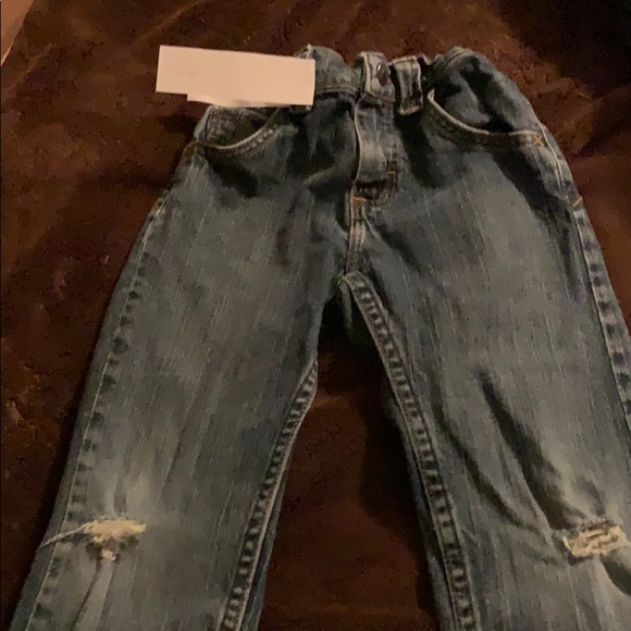 Boys size 5 torn jeans - Picture 1 of 3